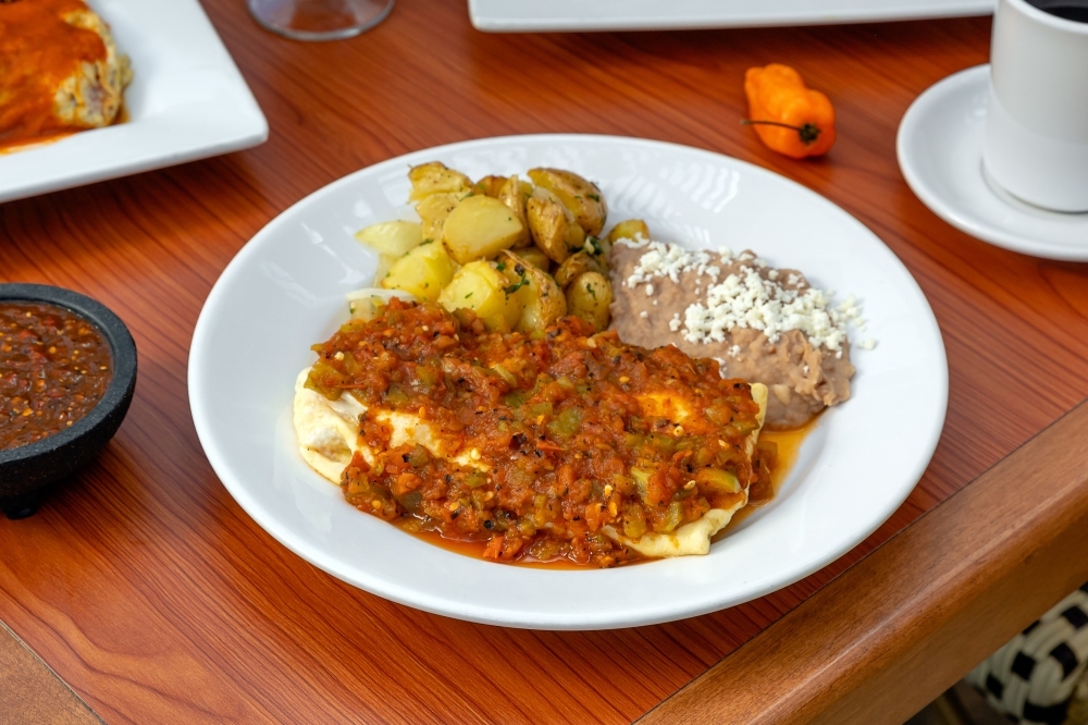 Omelette de Camarones con Chicharrón Prensado