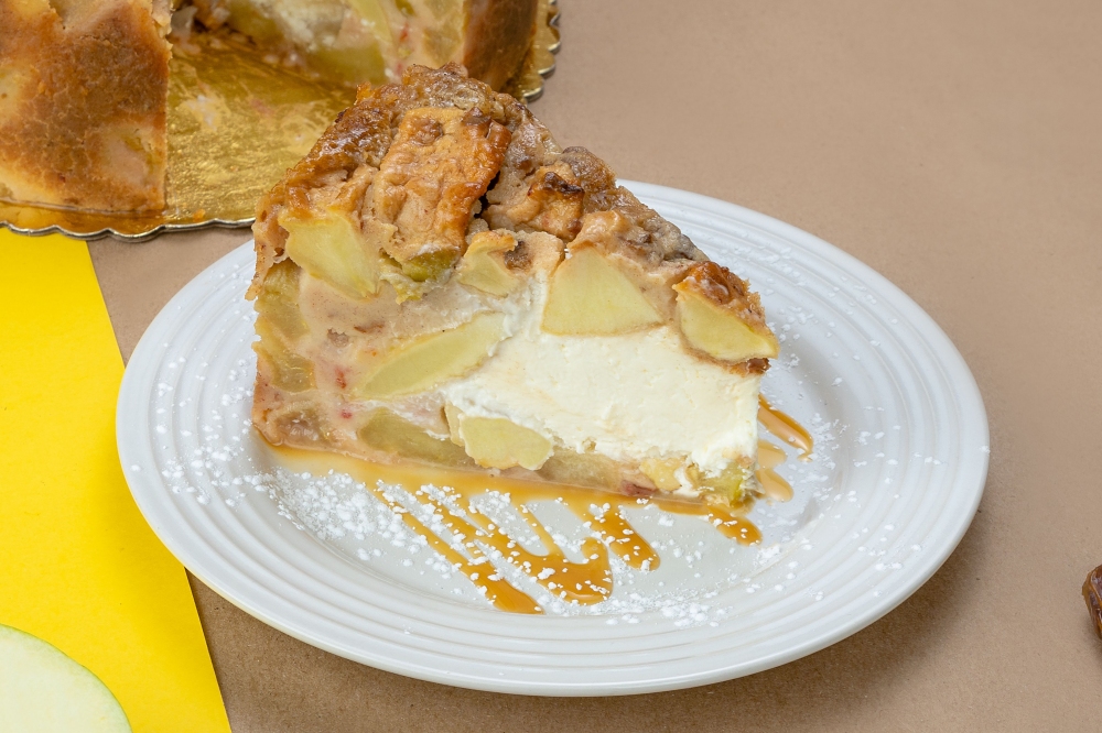 Rebanada de Pastel Manzana con Dátil